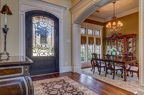 4th image of 733 Knob Hill Ct