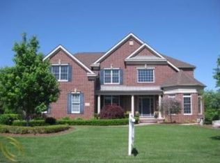 46551 Pinehurst Cir, Northville, MI 48168