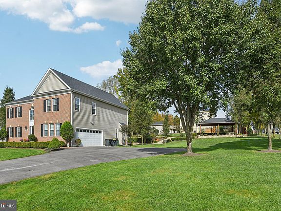 4th image of 12016 Crestwood Turn
