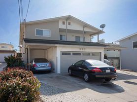 131 Hemlock Ave, Carlsbad, CA