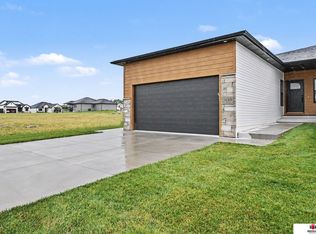 1130 Titan Dr, Hickman, NE 68372