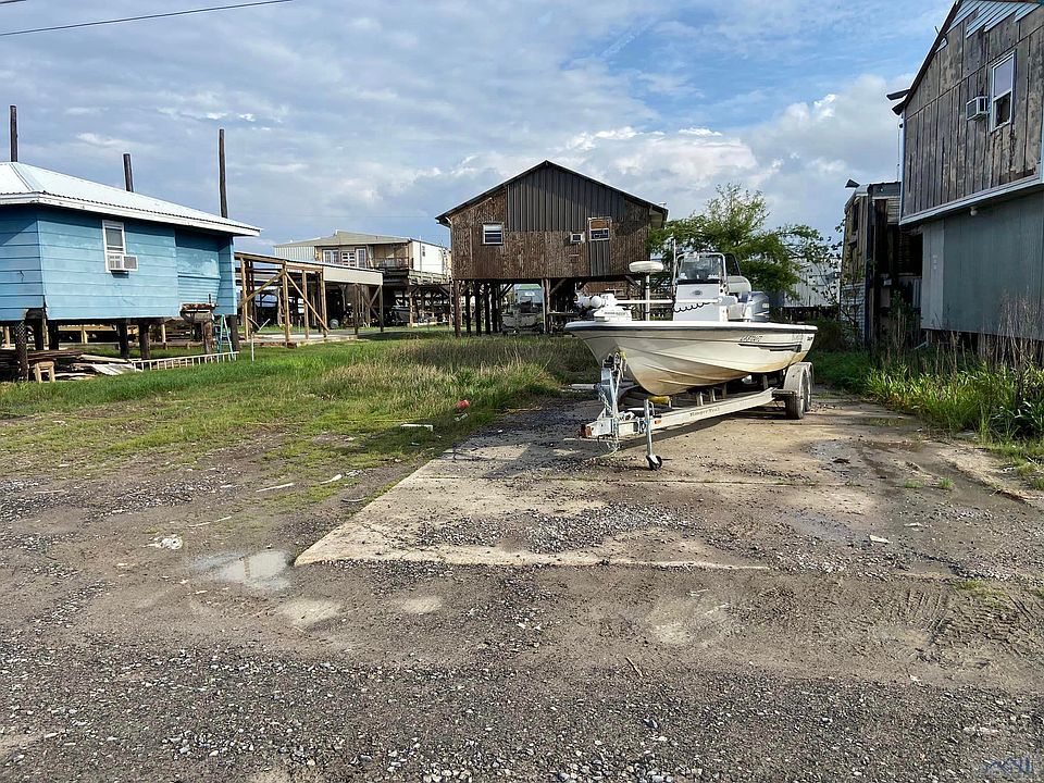 2nd image of 1011 Wharf St