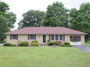 121 Nickell Heights Rd, Paducah, KY 42003