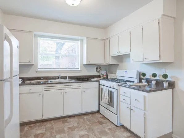 Lakeview Terrace Apartment Homes