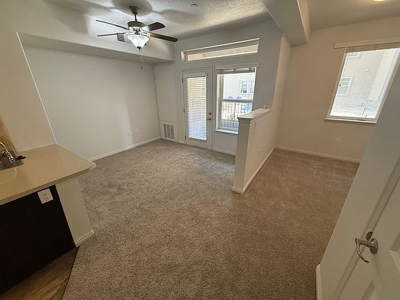 4th image of 109 S 300 E #104