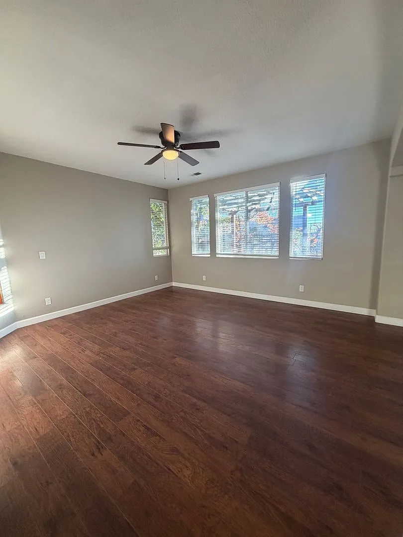 Available Now! Northwest Reno Gem On A Cul-de-Sac, Backs To McQueen Football Field! — Photo 4