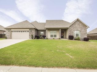 155 Crystal Lake Rd, Austin, AR 72007