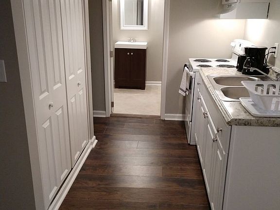 3rd image of 2495 Sherbrooke Dr