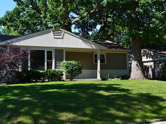 2nd image of 21 Meadowlark Ln