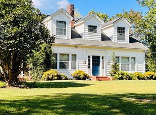 16 Jackson St, Ware Shoals, SC 29692