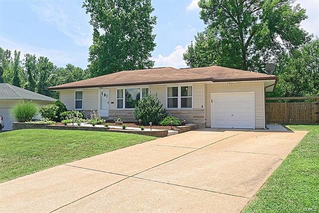 1st image of 92 Buckley Meadows Dr