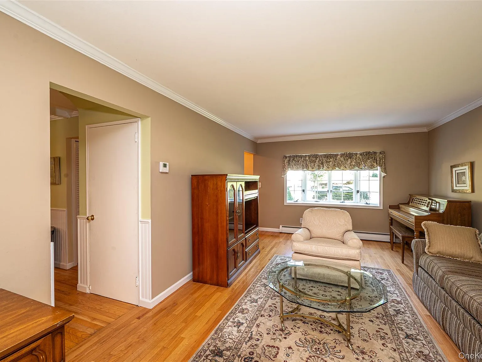 3 bed, 1.5 bath, 1672 sqft, $5,300 — Photo 4