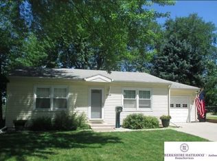 6904 Emiline St, La Vista, NE 68128