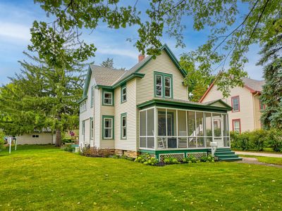 715 4th St, Hudson, WI, 54016