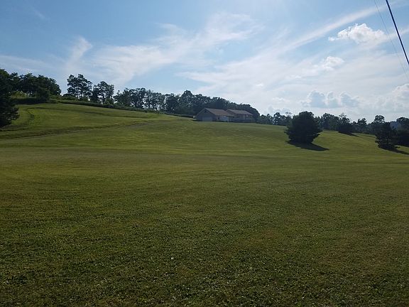 2nd image of 80 Hemlock Meadow Dr