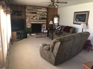 403 2nd Ave NE, Hillsboro, ND 58045