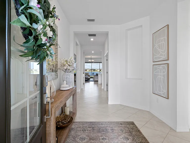 1889 Saddlewood Cir — Photo 1