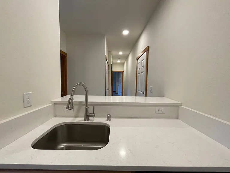 1111 N Forest St — Photo 7