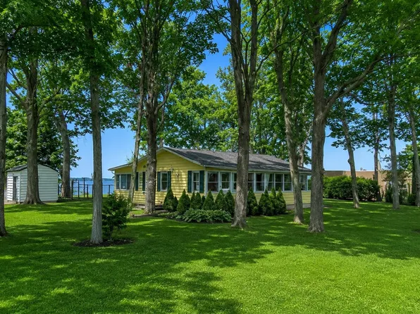 33 Leo Drive, Swanton, VT 05488