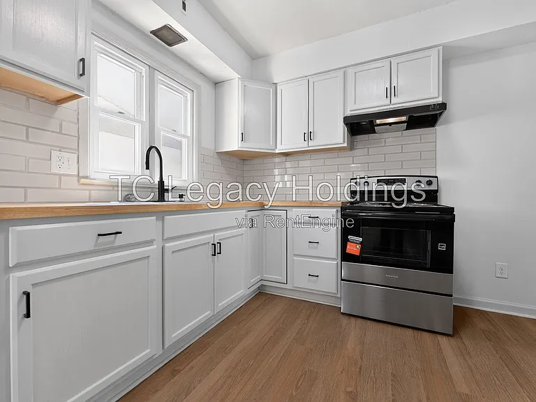 300 Ash Ave — Photo 14
