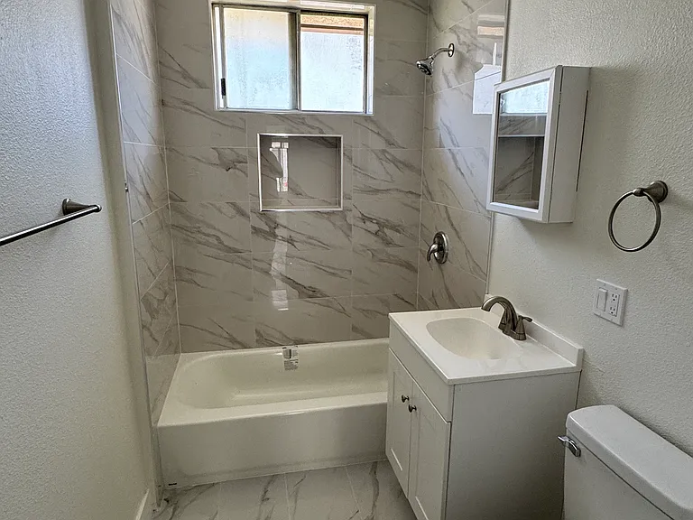 963 W 9th St #975 — Photo 6