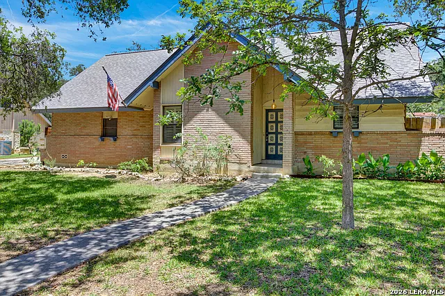 4 bed, 2.0 bath, 2068 sqft, $2,100 — Photo 4