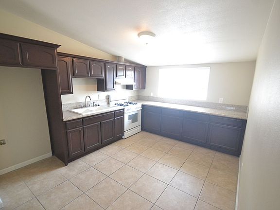 4th image of 227 Zenith Ave