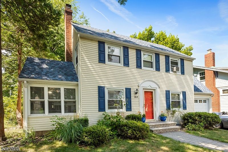 1st image of 205 W Fairview Ave