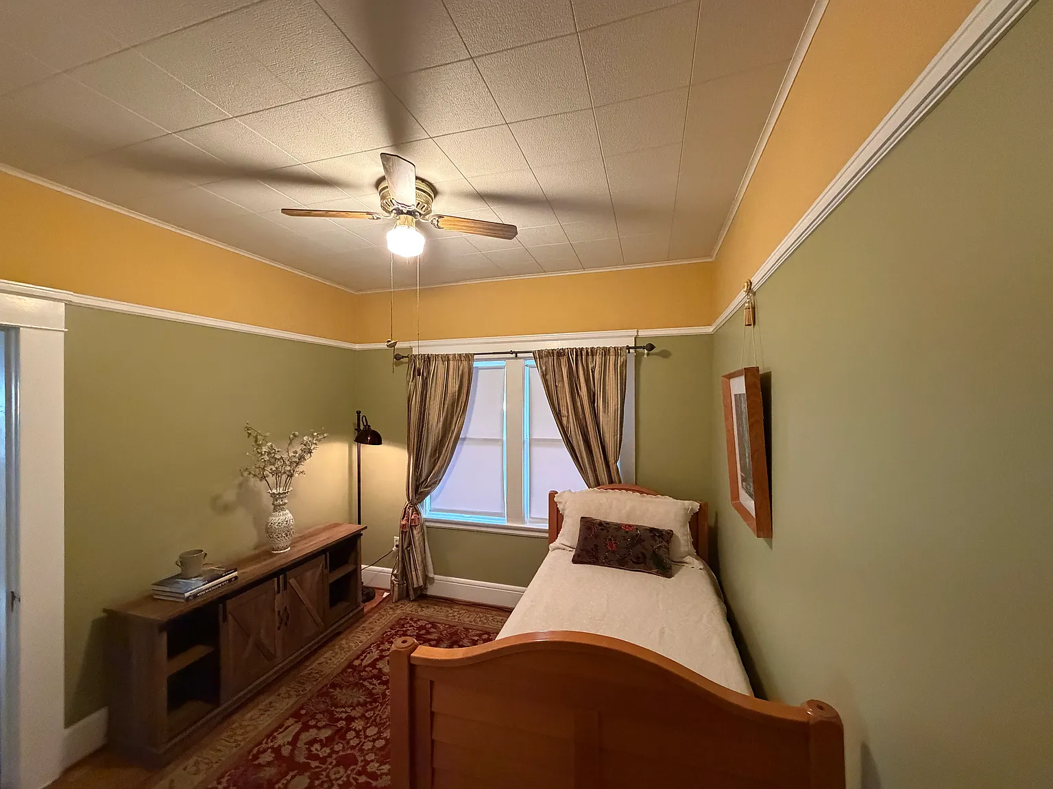 3 bed, 1604 sqft, $4,200 — Photo 2