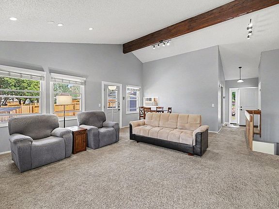 4th image of 13017 Clayton Ct