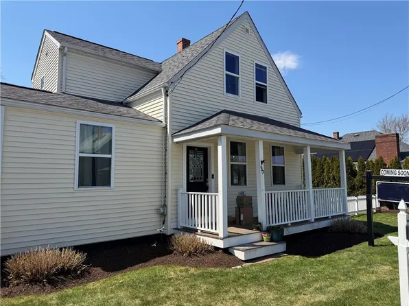 433 Metacom Ave, Bristol, RI 02809