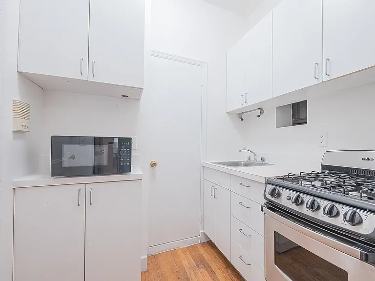 194 Bleecker St #2D — Photo 5
