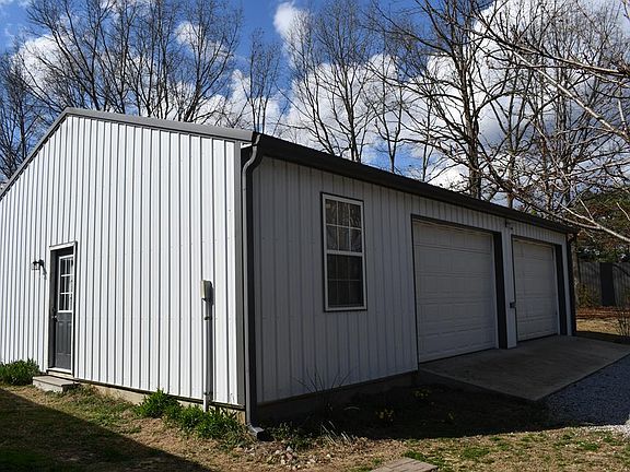 5th image of 2229 Elmore Town Rd