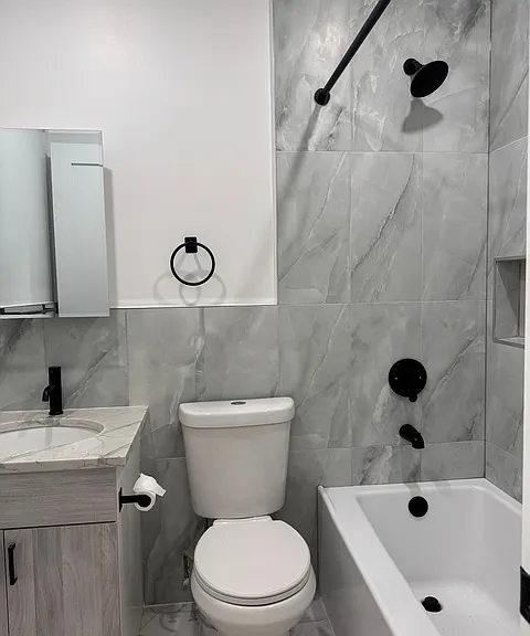 1634 W 2nd St #1A — Photo 5