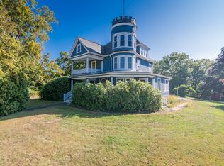 108 College St, South Hadley, MA 01075