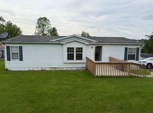 4 Colonial Dr, Bentleyville, PA