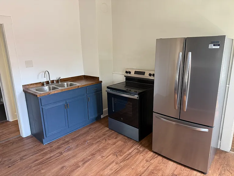 115 Melrose Ave S #2 — Photo 11