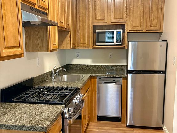 2nd image of 1355 Valencia St #14
