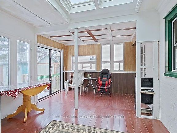 11th image of 6159 Toby Cres