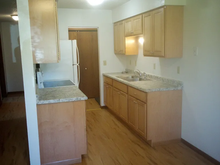 3916 E 4th St — Photo 11