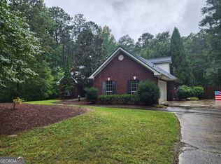 520 W Lake Dr, Oxford, GA