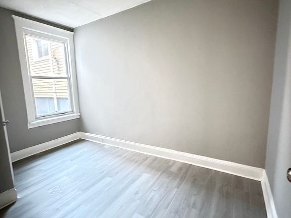5th image of 312 Danforth Ave APT 2