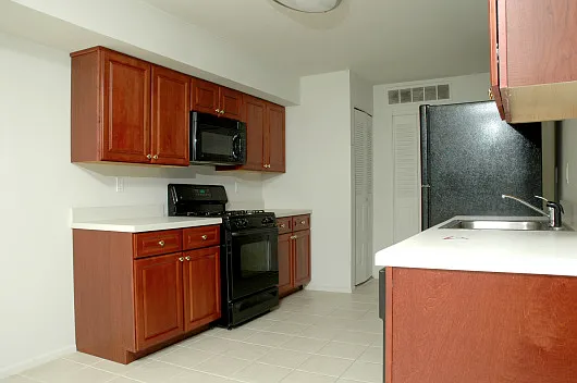 403 Edison Glen Ter — Photo 3