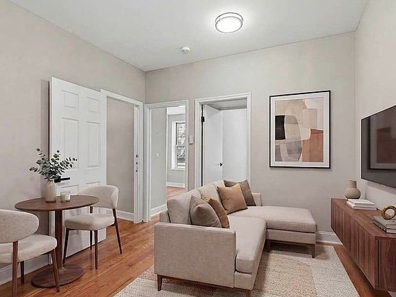 4th image of 110 E 1st St #2S