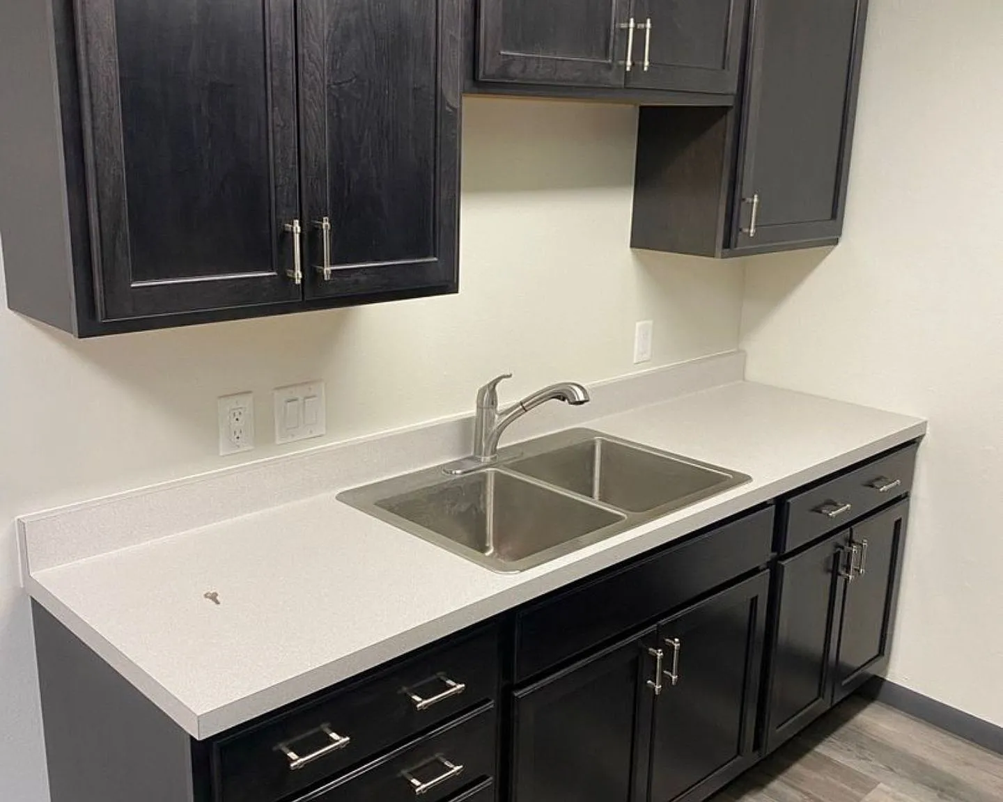 Rose Hill Apartments — Photo 1