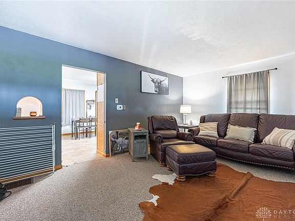 3rd image of 1100 W North St