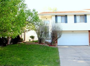 602 Oregon Trl, Lincoln, NE 68521