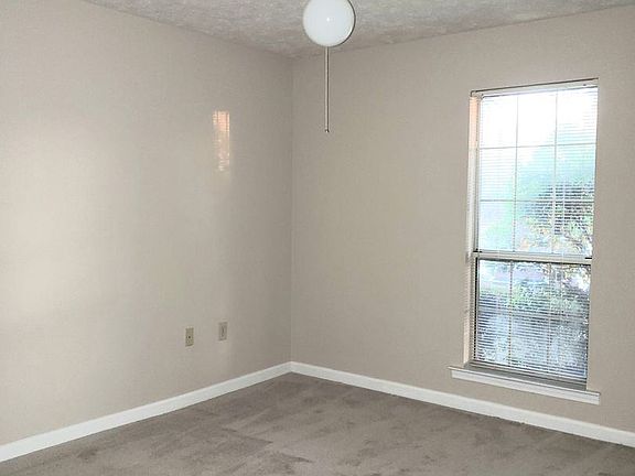 3rd image of 6617 Heritage Oak Ct