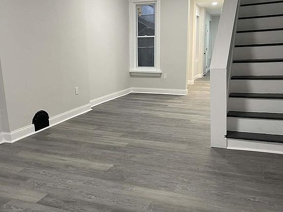 2nd image of 124 Pear St