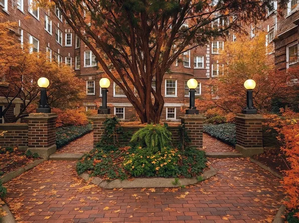 43 Linnaean St #42A, Cambridge, MA 02138